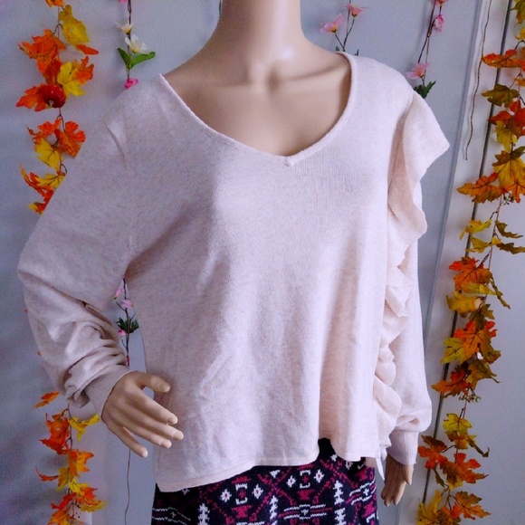 NWT TOP SWEATER RUFFLE OVERSIZED - Picture 2 of 8